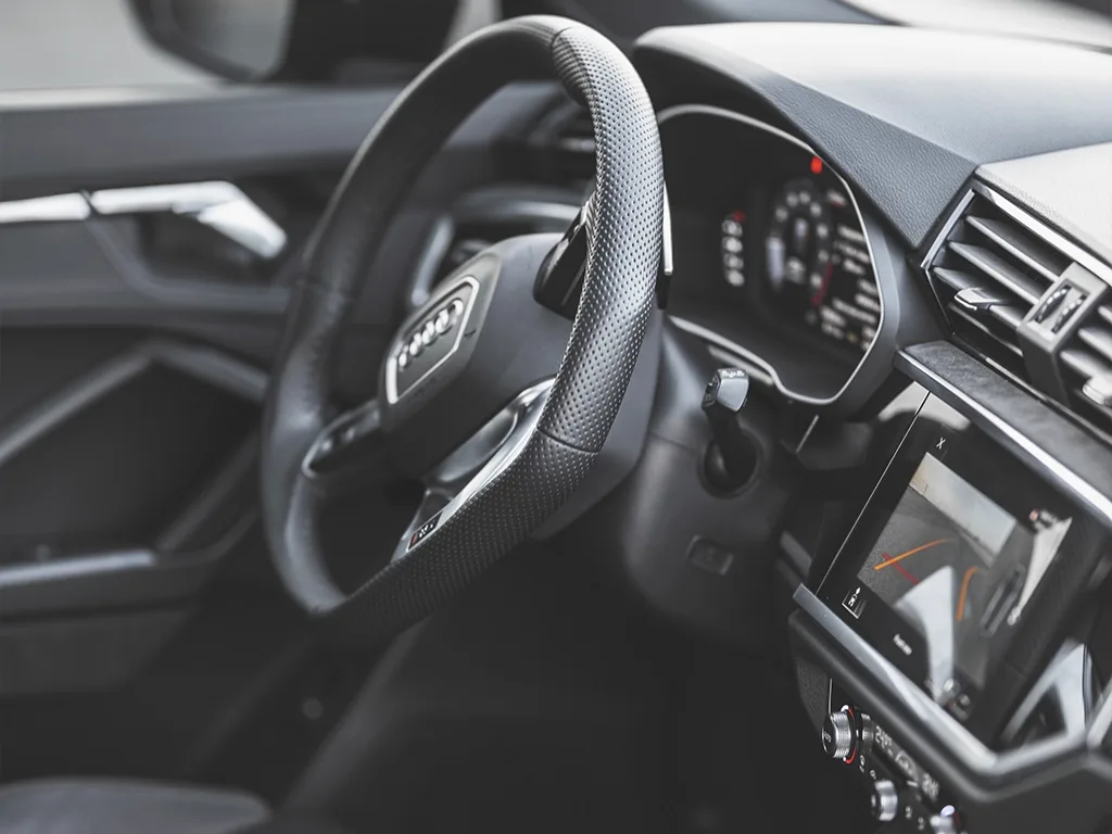 Audi RS Q3 view 4