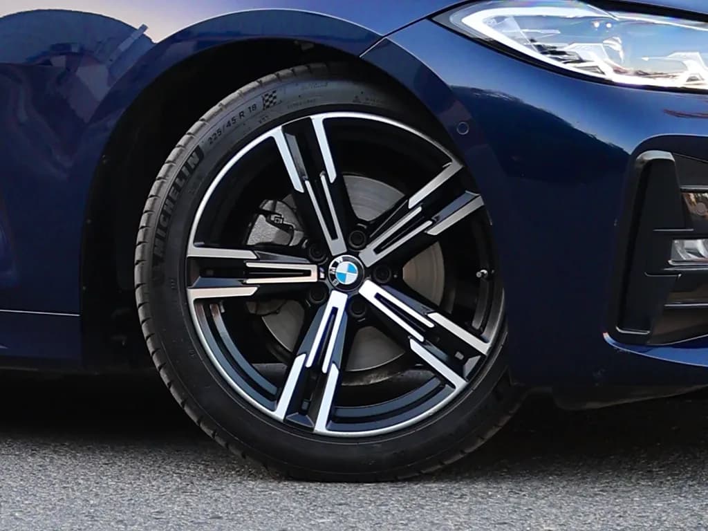 BMW 420i Convertible 2024 — photo 5 of 6