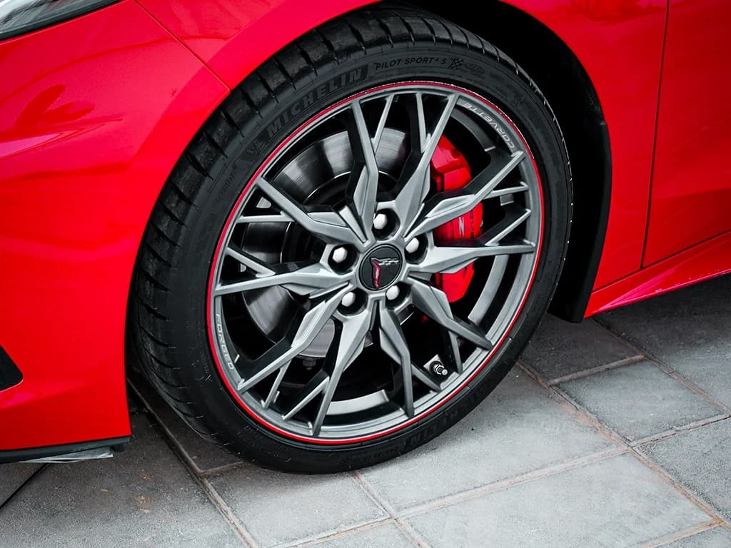 Chevrolet Corvette C8 Convertible 2024 — photo 7 of 8