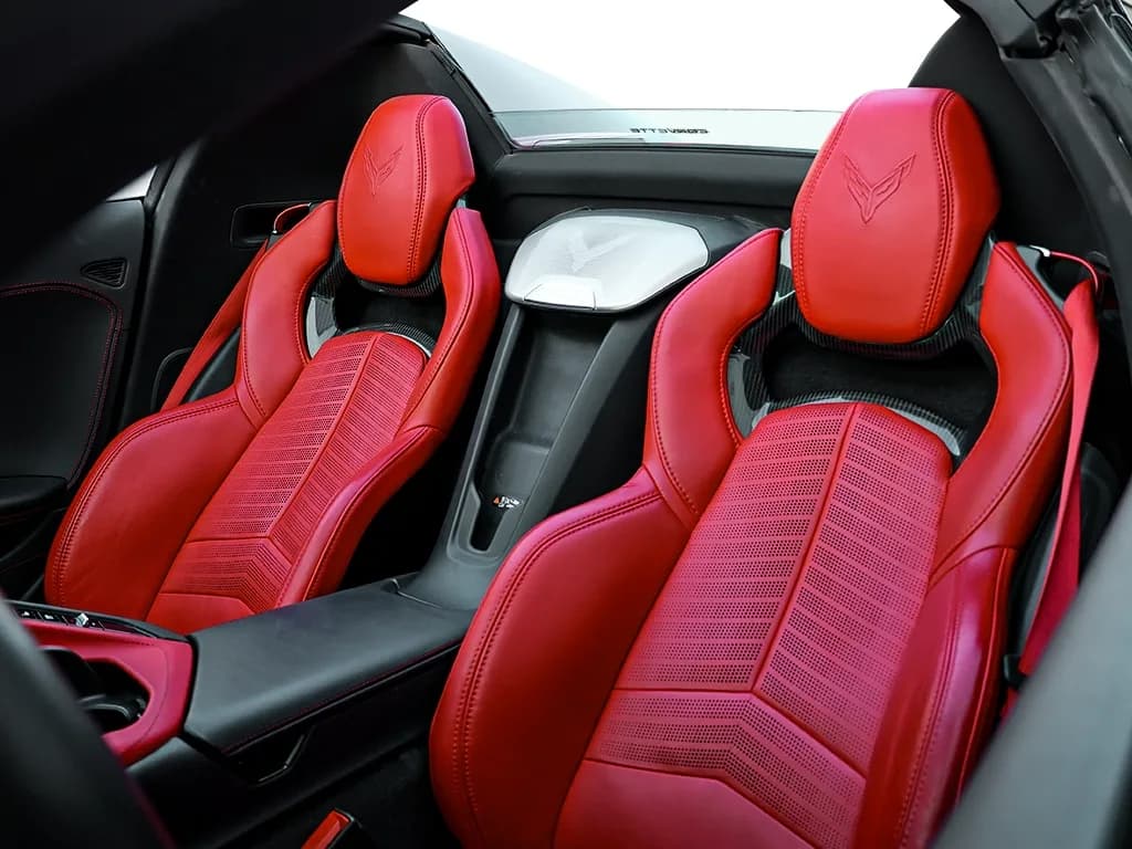 Chevrolet Corvette C8 Convertible 2024 — photo 8 of 8