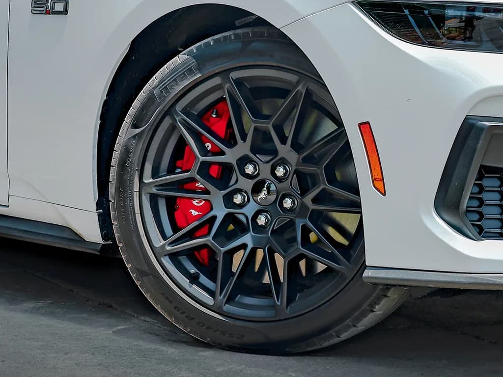 Ford Mustang GT Premium V8 2024 — photo 7 of 8