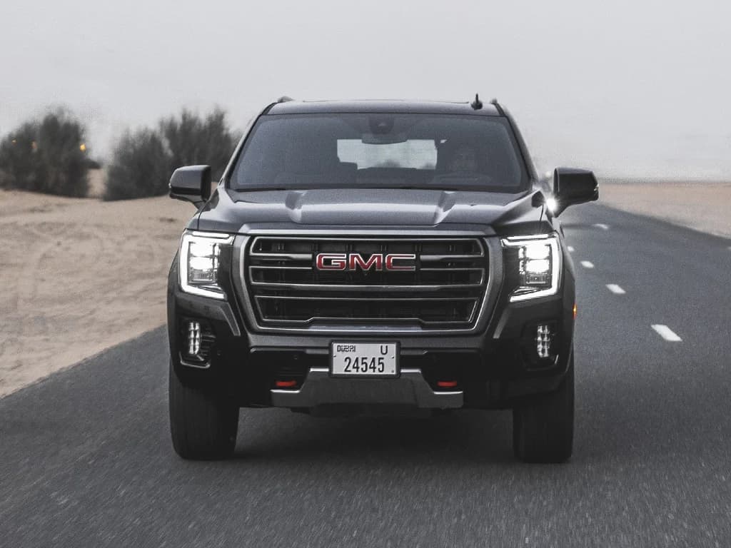 GMC Yukon — photo 2 of 7