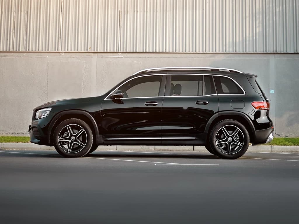 Mercedes Benz GLB 250 — photo 2 of 7