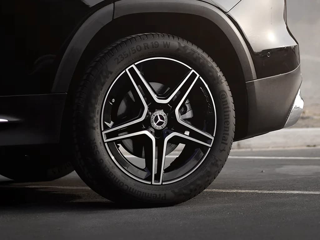 Mercedes Benz GLB 250 — photo 5 of 7