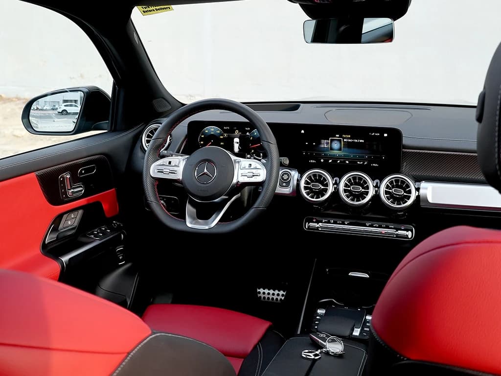 Mercedes Benz GLB 250 — photo 6 of 7