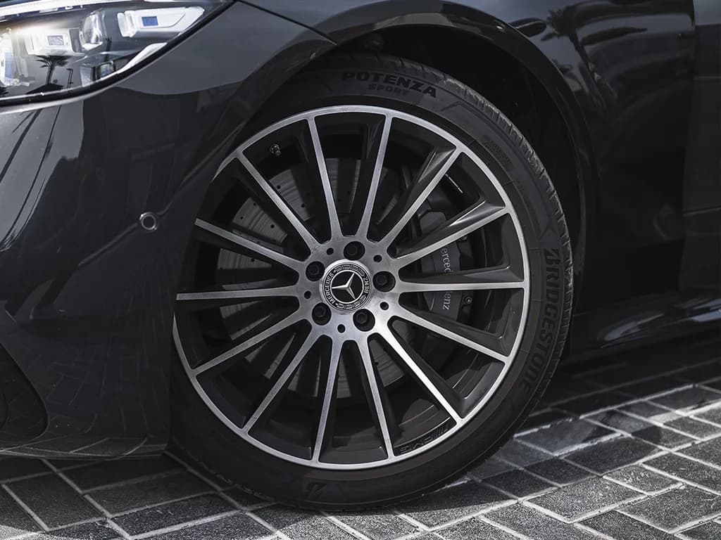 Mercedes Benz S500 — photo 7 of 7
