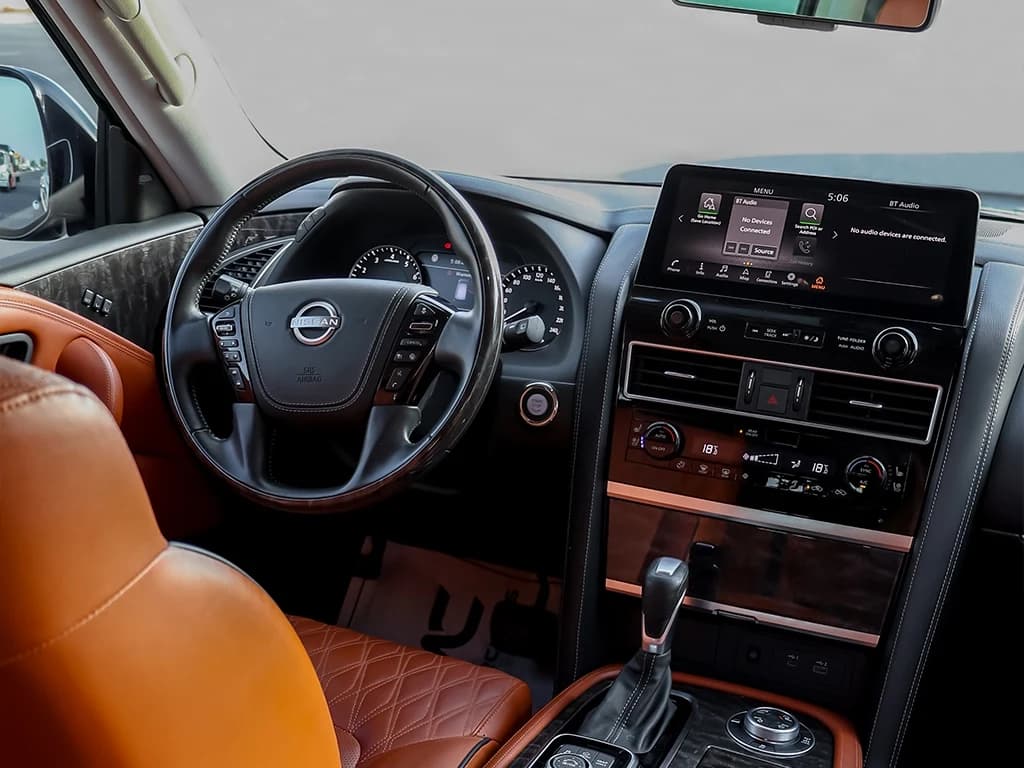 Nissan Patrol — photo 4 of 6