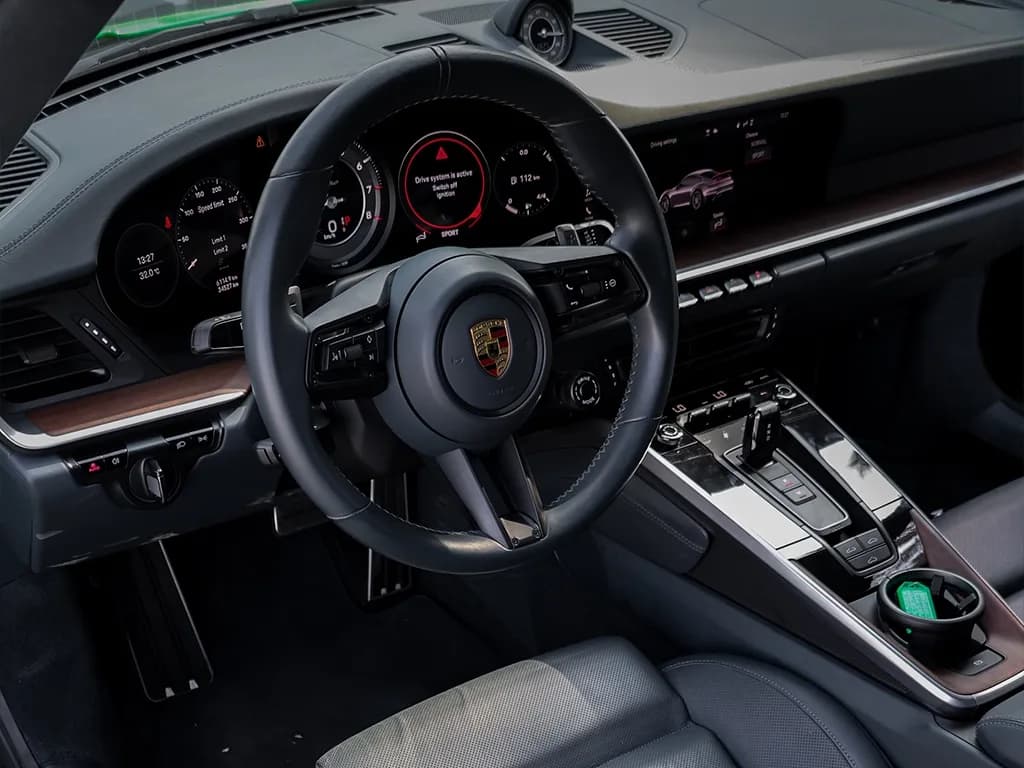 Porsche 911 Turbo — photo 5 of 6