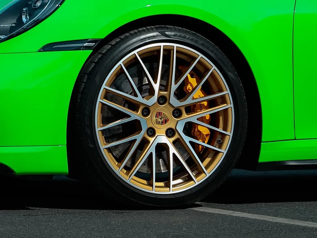 Porsche 911 Turbo — photo 6 of 6
