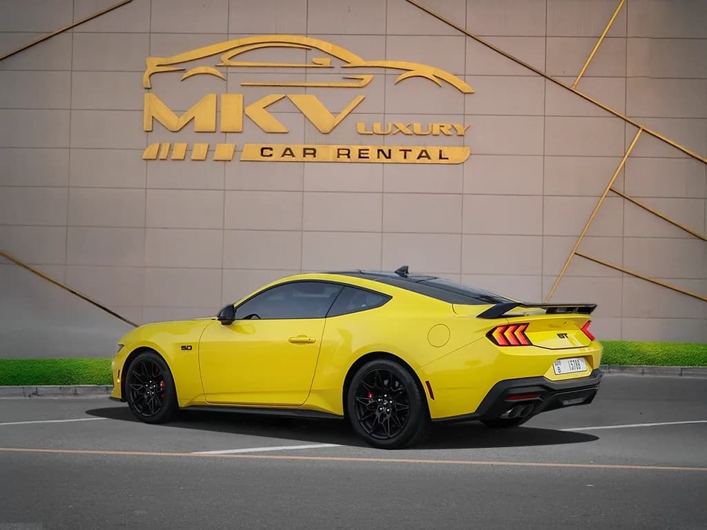 Ford Mustang GT Premium V8 2025 — photo 2 of 6