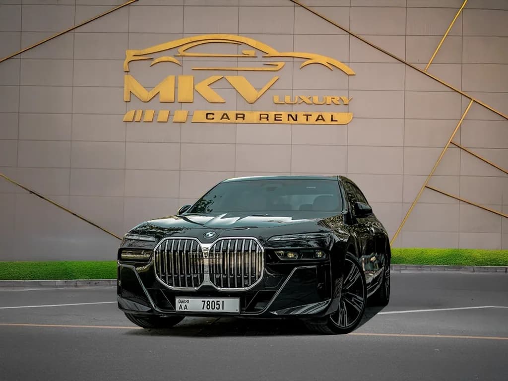 BMW 735i 2024 — photo 1 of 8