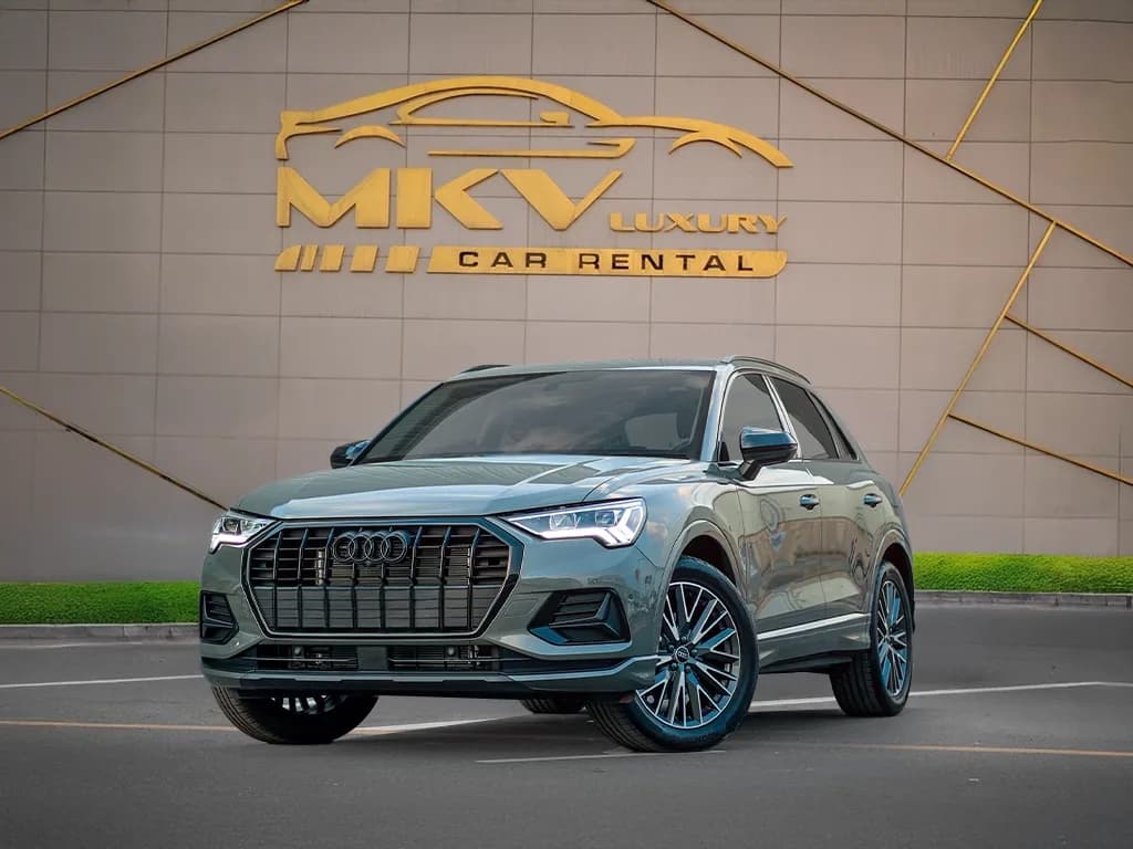 Audi Q3 — photo 1 of 6