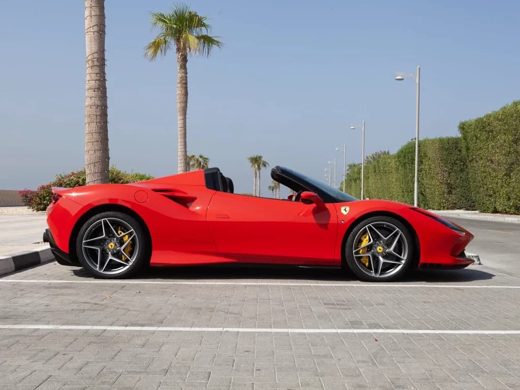 Ferrari F8 Spider — photo 4 of 8