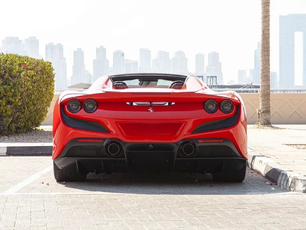 Ferrari F8 Spider — photo 5 of 8