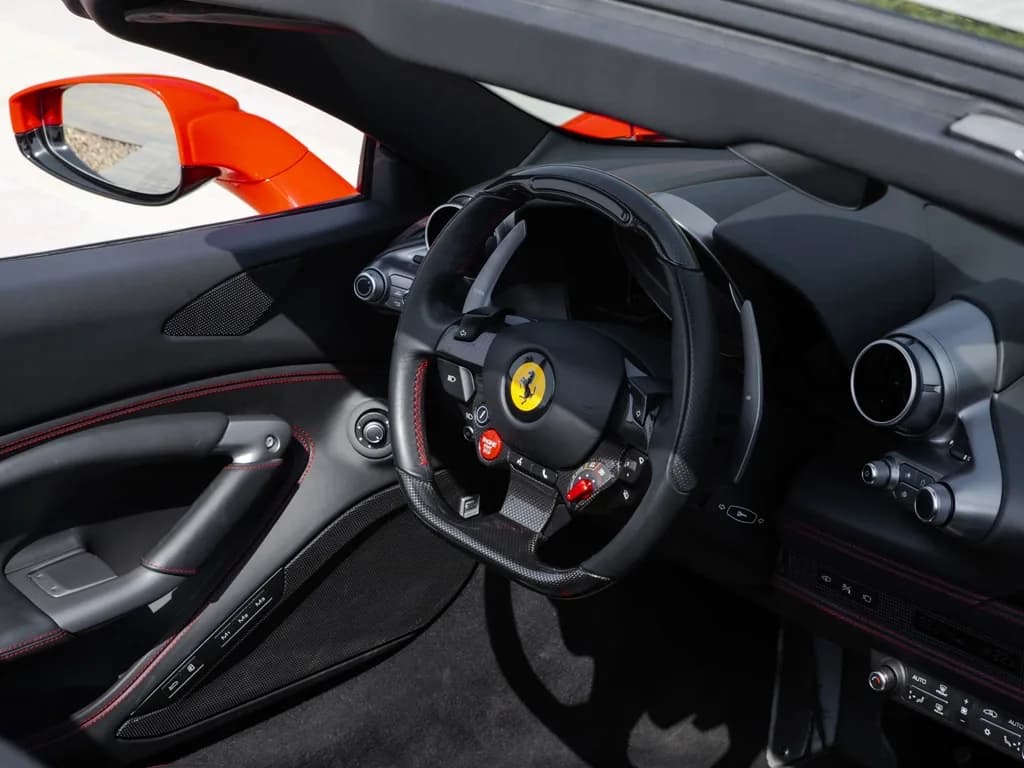 Ferrari F8 Spider — photo 7 of 8