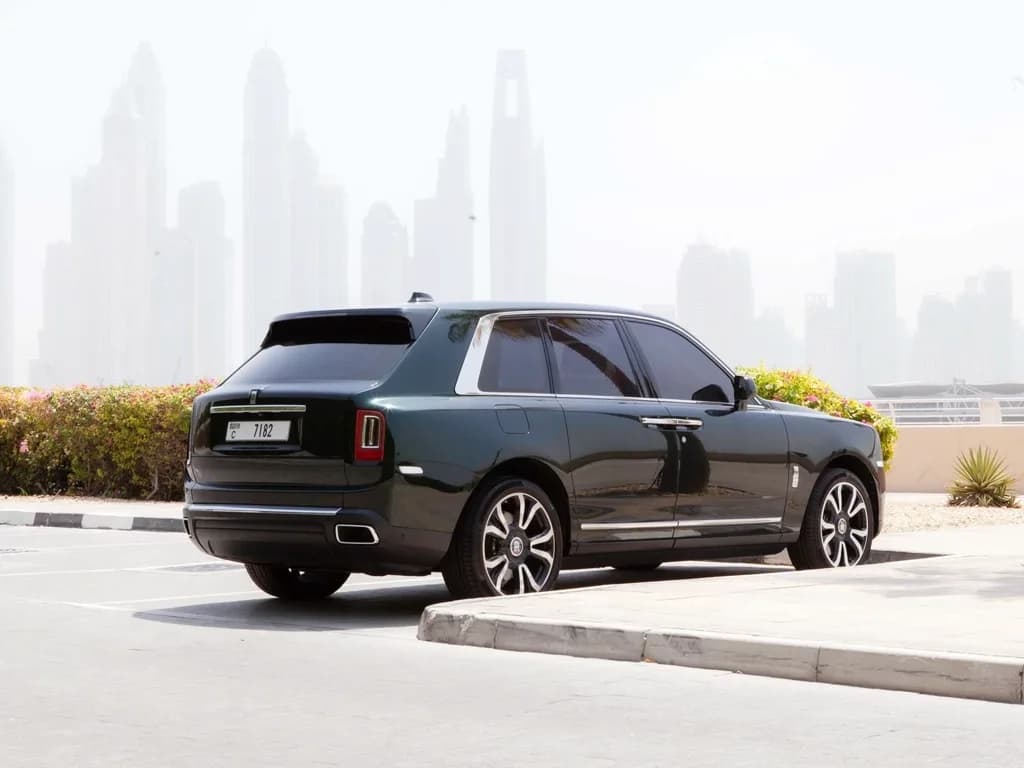 Rolls Royce Cullinan — photo 6 of 8