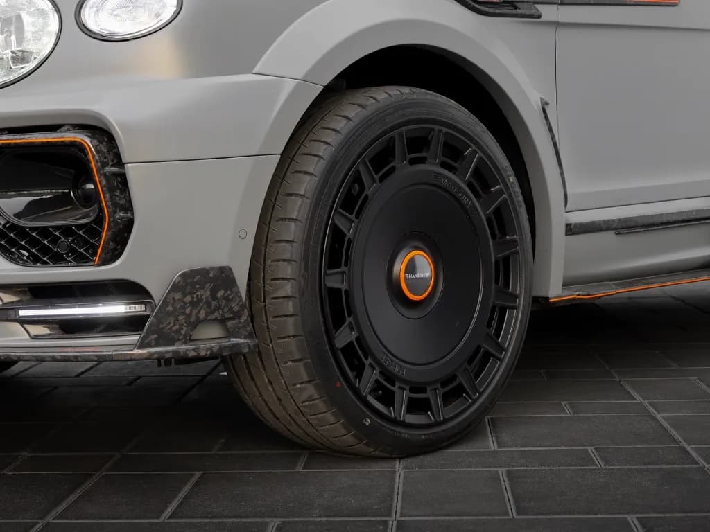 Bentley Bentayga Mansory — photo 8 of 8