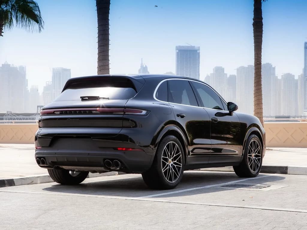 Porsche Cayenne — photo 4 of 6