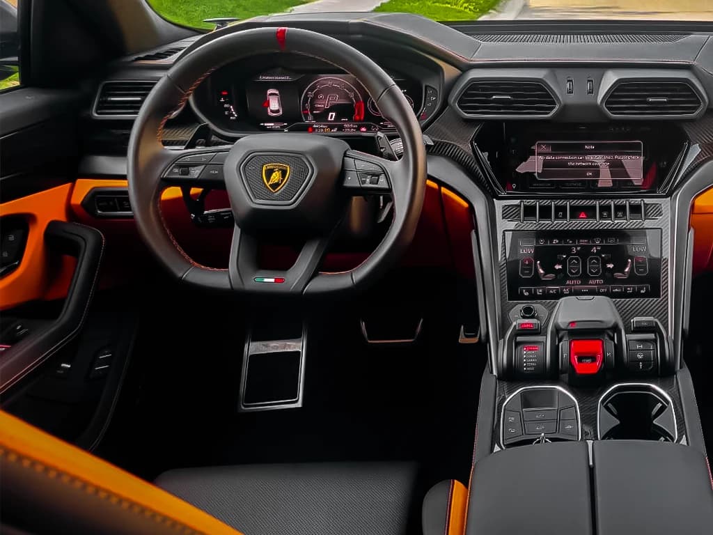 Lamborghini Urus Mansory view 3