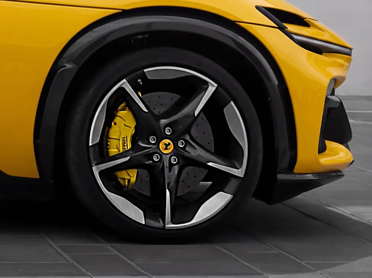 Ferrari Purosangue 2025 view 5